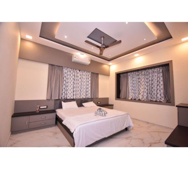 V 104 -4BHK