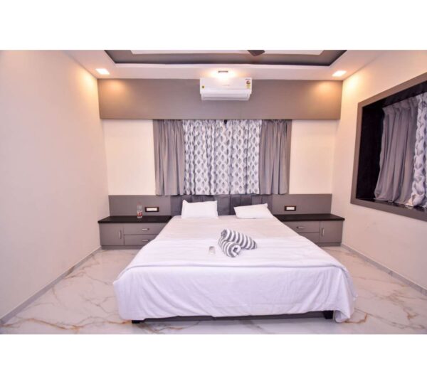 V 104 -4BHK