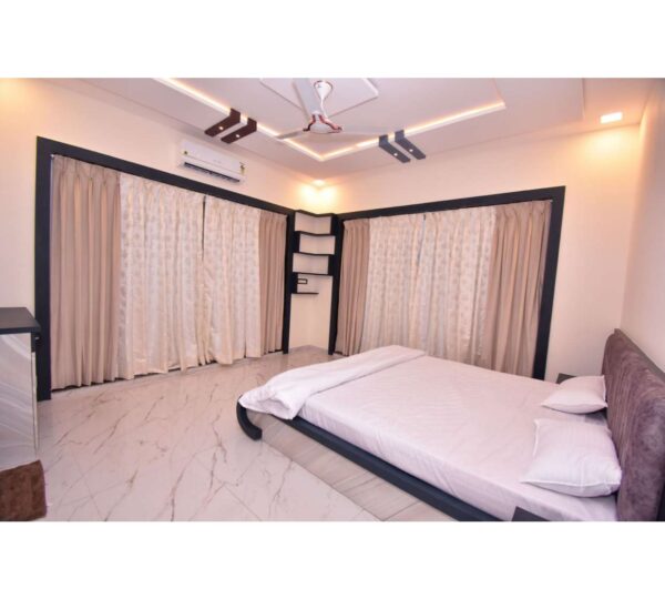 V 104 -4BHK