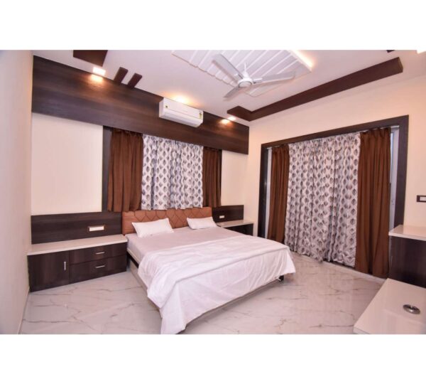 V 104 -4BHK