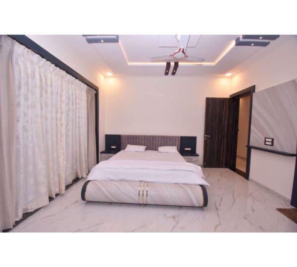 V 104 -4BHK