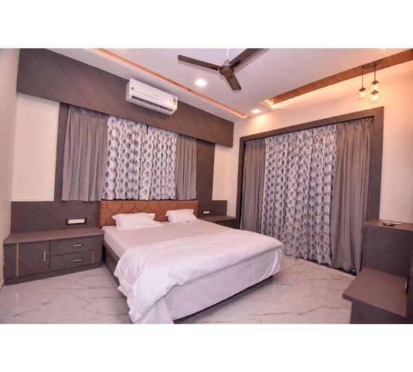 V 104 -4BHK