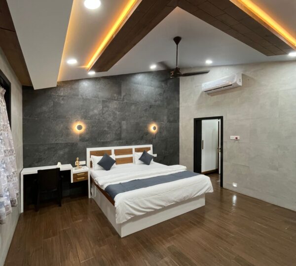 V 111 -4BHK
