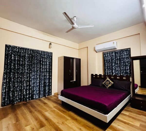 V 128 - 3 BHK